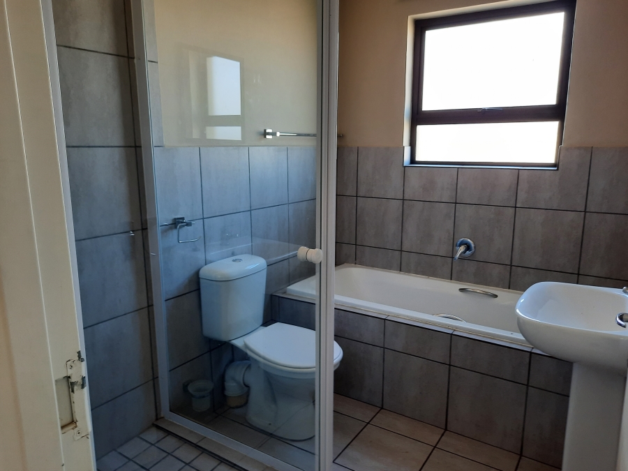 To Let 3 Bedroom Property for Rent in Highbury Western Cape